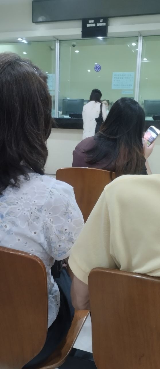 在菲的中国人,没有护照的就可以自己去补护照,才950披索,下载一个中国领事app提交资料,半个月就可以下证了,不要再被旅行社的人🈹韭菜了,还有的旅行社很恶心,恶意诽谤,惹他们不开心了,说什么把个人信息给警察局,去他🐴的,真是狗逼这种人都有,谁敢给他们旅行社办理业务,迟早倒闭,我现在没枪,不要把我逼急了,不然放个炸弹,把你们店铺炸了,十万个艹你🐴,具体什么旅行社,我就不公开了