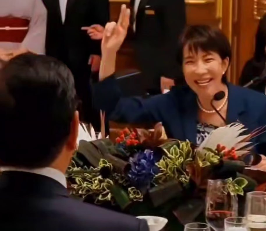 日媒报道 小马访日获最高待遇 日本首相 为小马献唱